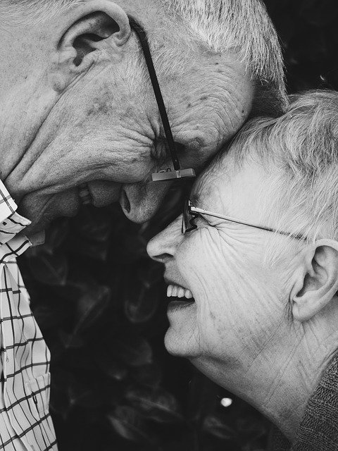 Le non-attachement l'amour inconditionnel Marie Laure Percot somatothérapeute mémoire du corps Chi Nei Tsang massage du ventre relations intimes le couple vivre à deux l'amour dans la relation